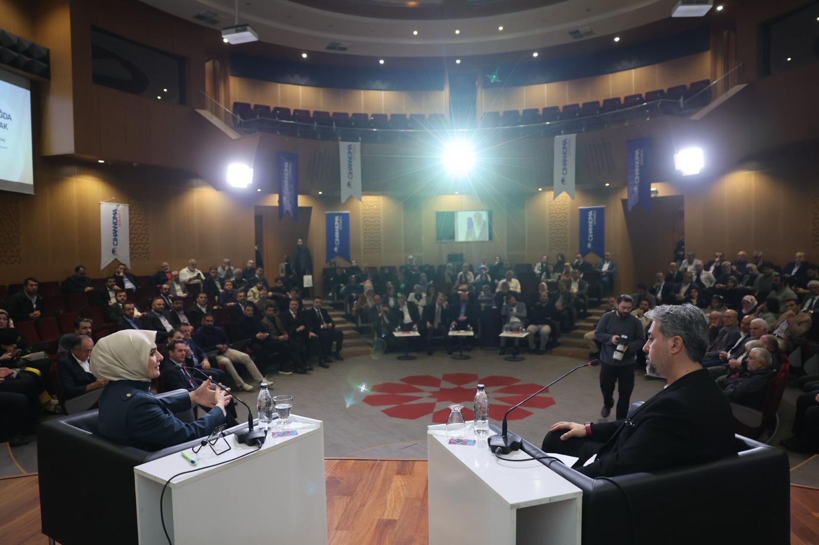 Dijital Çağda Aile Yapısı ve Tehditler Masaya Yatırıldı