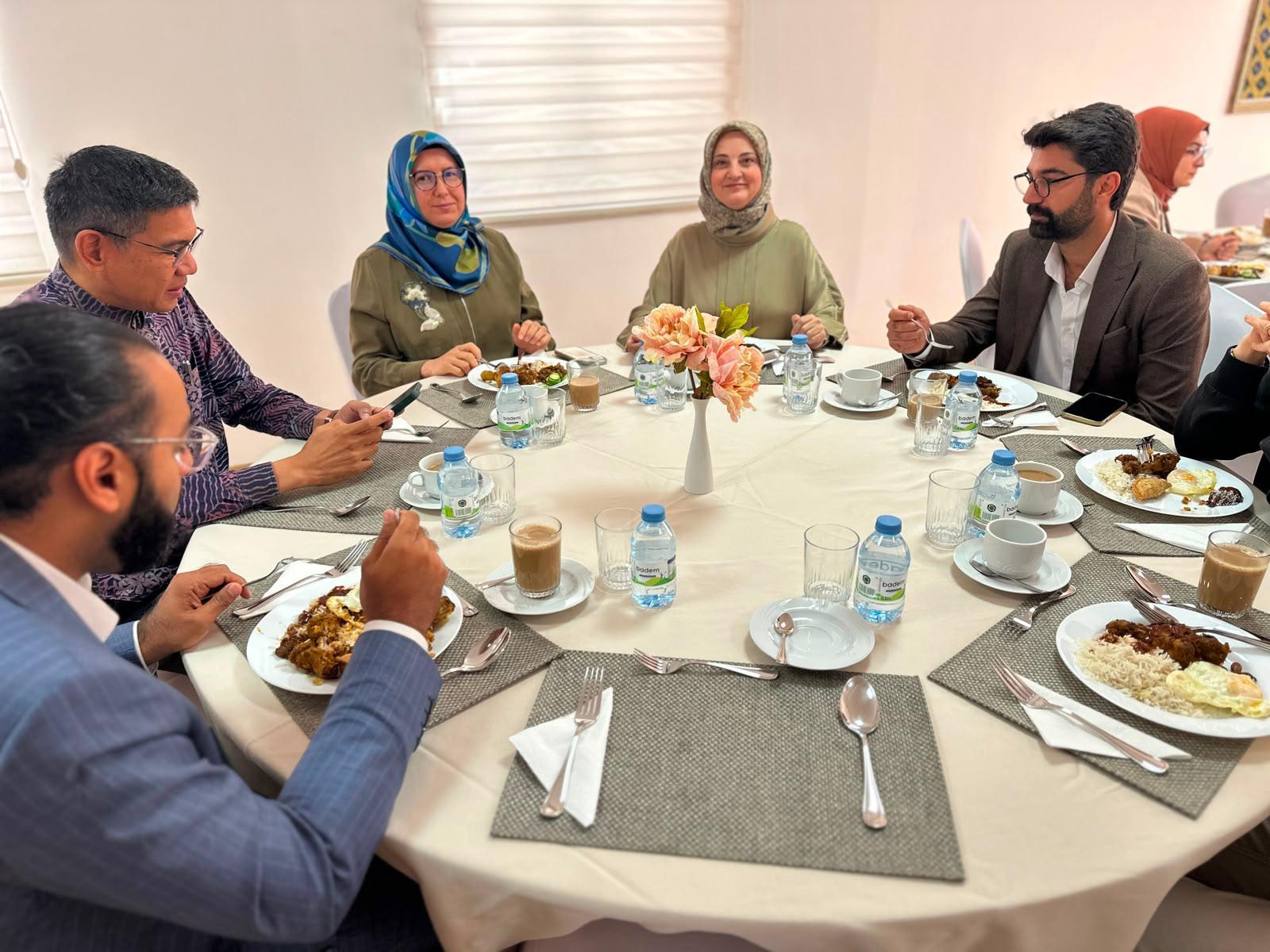 Malezya'nın Ankara Büyükelçisi Sayın Adlan Mohd Shafeek’e Nezaket Ziyareti
